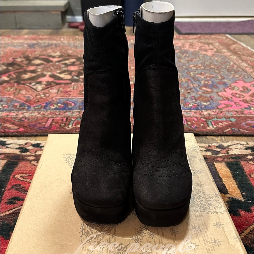 EUC with BOX FREE PEOPLE leather Smyth Platform Boots, black suede size EU39 - Picture 2 of 12
